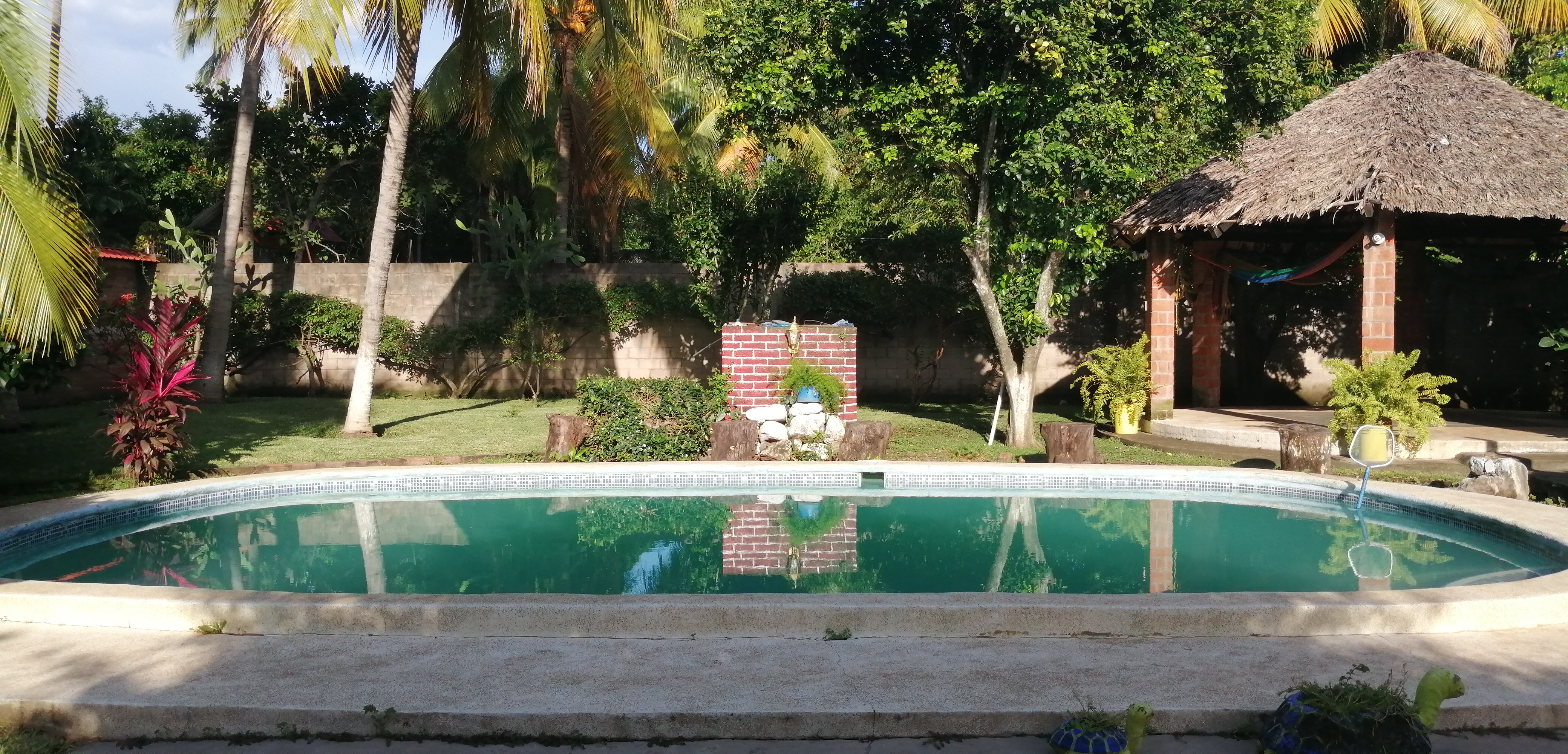 Preciosa quinta con piscina, pozo y amplio terreno en Caluco.